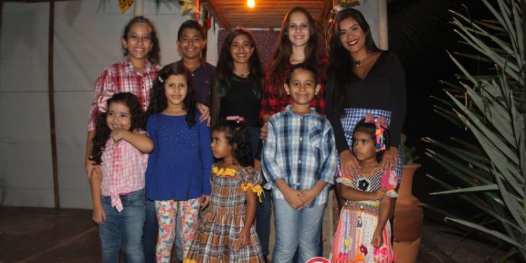 1º Arraiá dos irmãos Lopes