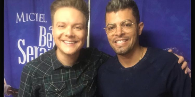 Walisson Maicon faz participação durante show de Michel Teló em Mar Vermelho