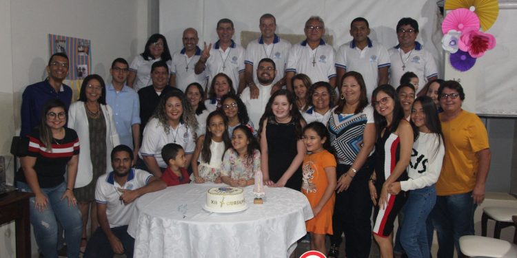 Casal Elian e Afonso Gaia comemoram participação em Cursilho de Cristandade