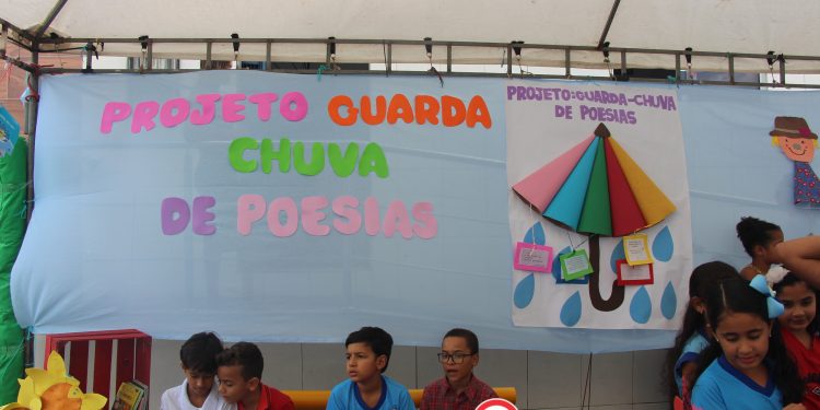 Projeto Guarda-Chuva de Poesias da Escola São Cristóvão