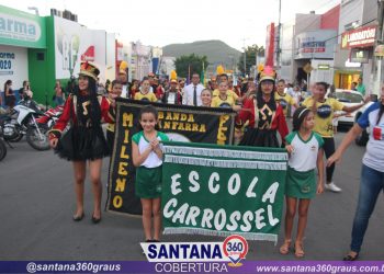 Desfile cívico da Escola Carrossel em Santana do Ipanema