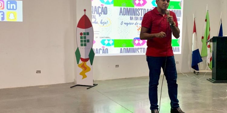 Josinaldo Soares realiza palestras no IFAL Santana do Ipanema