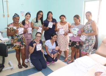 HOSPITAL REGIONAL DE SANTANA, ENSINA AS MÃES COMO SOCORRER SEUS BEBÊS EM POSSÍVEIS CASOS DE ENGASGO