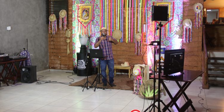 LIVE Sidneclei é Show