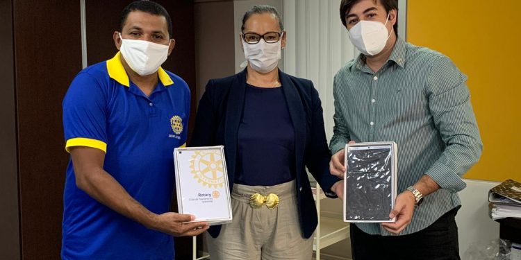 Rotary Club realiza doação de Tablets para o Hospital Regional de Santana do Ipanema
