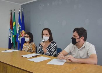 Prefeita Christiane Bulhões anuncia pagamento de 50% do 13º dos servidores e continuidade das ações de auxílio às famílias atingidas pelas enchentes