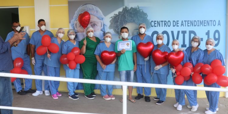 CENTRO DE ATENDIMENTO A COVID-19 DO HOSPITAL REGIONAL DE SANTANA COMPLETA 08 MESES DE FUNCIONAMENTO