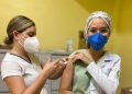 PROFISSIONAIS DO HOSPITAL DE SANTANA RECEBEM SEGUNDA DOSE DA VACINA CONTRA O COVID