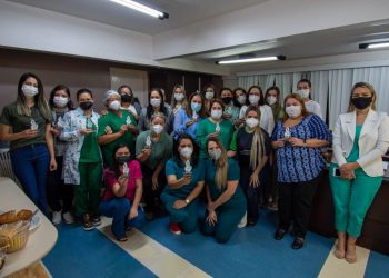 Homenagem aos profissionais da sala de parto do HRCRM