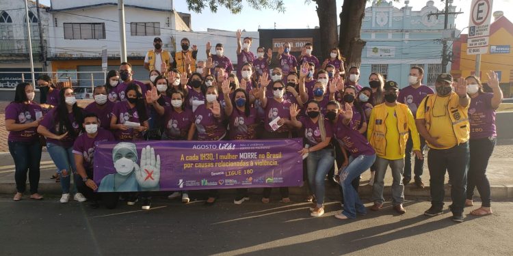 COLABORADORES DO HOSPITAL DE SANTANA, REALIZAM BLITZ: PELO FIM DA VIOLÊNCIA CONTRA A MULHER.