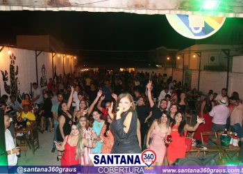 Kátia Cilene no Kbannas Show Bar em Santana do Ipanema