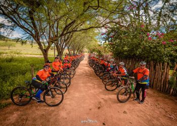 Alegria e adrenalina marcam o 1º Pedal Amigos do Lourinho