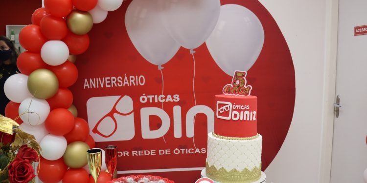 Aniversário de 5 anos da Óticas Diniz em Santana do Ipanema