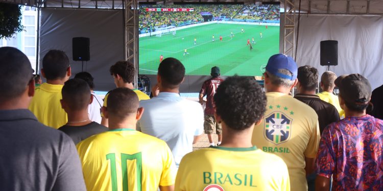 Copa na praça em Santana do Ipanema