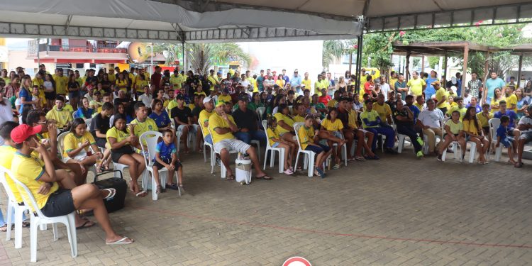 Copa na praça em Santana do Ipanema