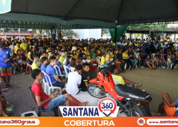 Copa na praça em Santana do Ipanema