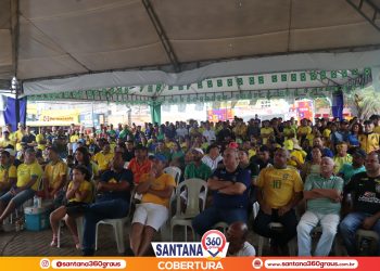 Copa na praça em Santana do Ipanema