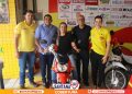 Entrega da 3ª moto pop 0 km do sorteio do aniversário de 100 anos da casa O Ferrageiro em Santana do Ipanema