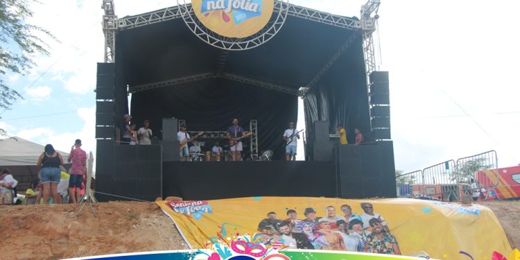 Primeiro dia de folia na Represa Isnaldo Bulhões em Santana do Ipanema