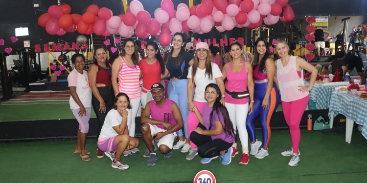 Academia Sertão Fitness realiza homenagem a Semana da Mulher