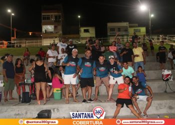 Encontro de carros antigos e rebaixados