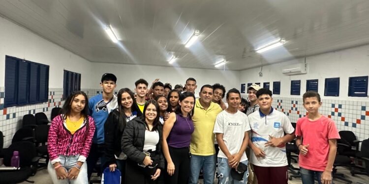 Palestra “Tecnologia e o Mercado de Trabalho” por Josinaldo Soares, na Escola Estadual Professor Aloisio Ernande Brandão em Santana do Ipanema – AL