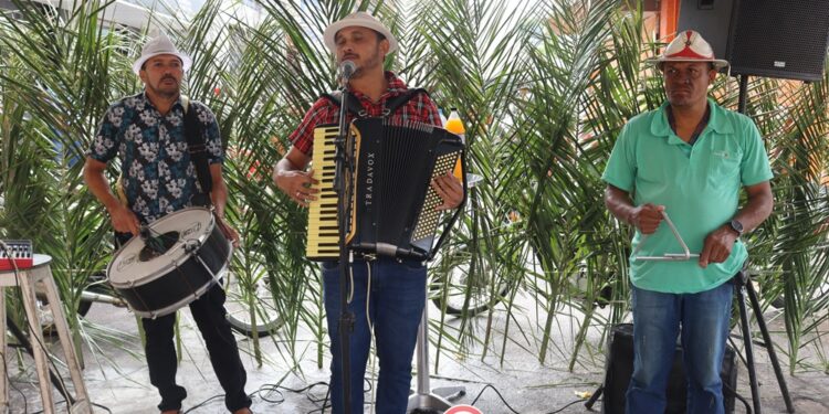 Arraiá de preço baixo Supermercado Pingo D’Ouro