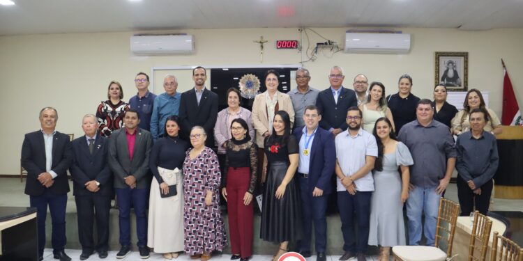 Rotary Club de Santana do Ipanema Entrega Comenda Bartolomeu Barros