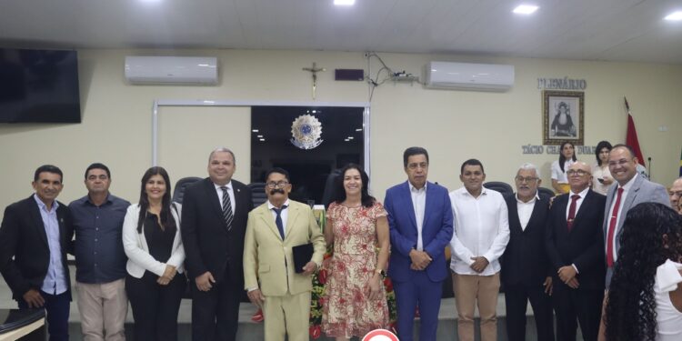 Câmara Municipal de Santana do Ipanema realiza solenidade do Título de Cidadão Honorário