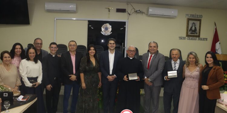 Câmara Municipal de Santana do Ipanema realiza solenidade do Título de Cidadão Honorário